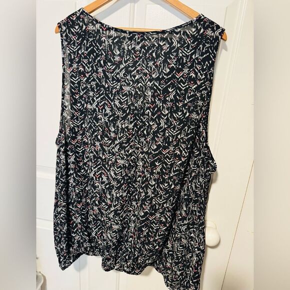 Torrid Black and White Textured Tank Top - Picture 7 of 10